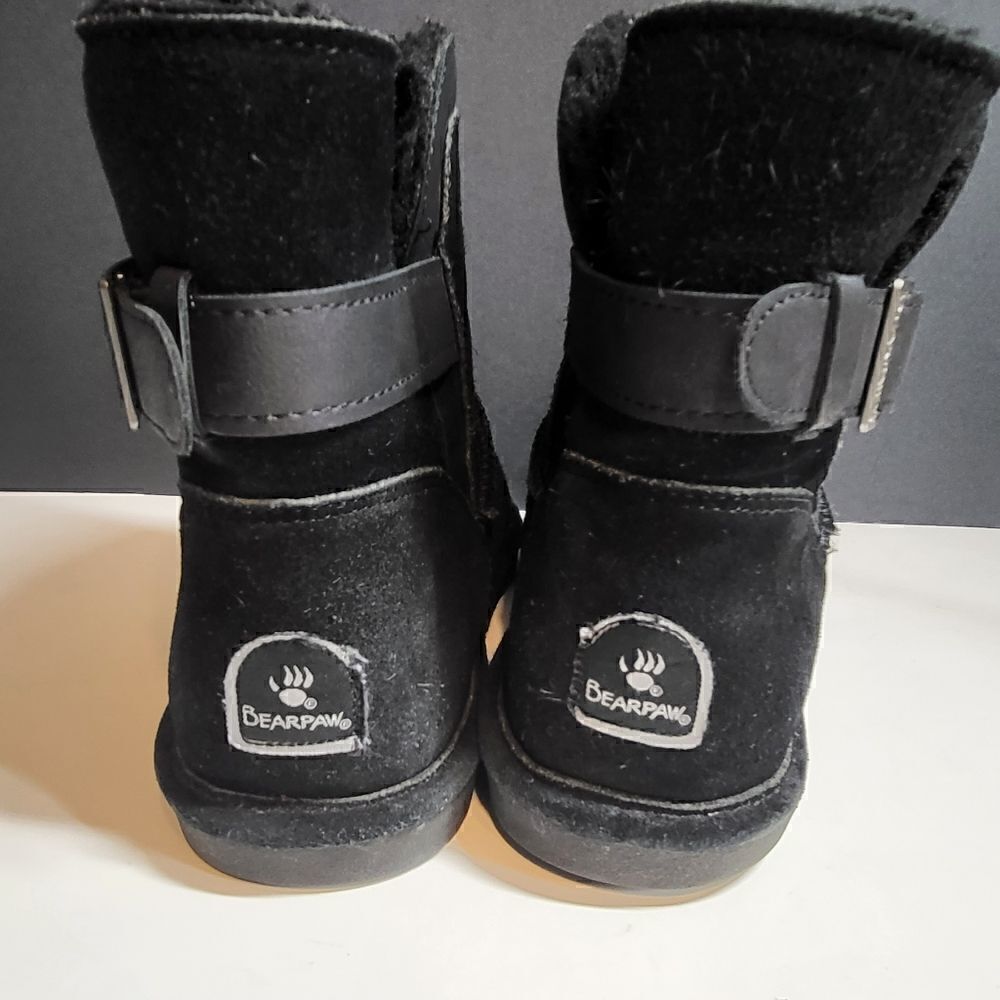 Bearpaw Short Black Boots